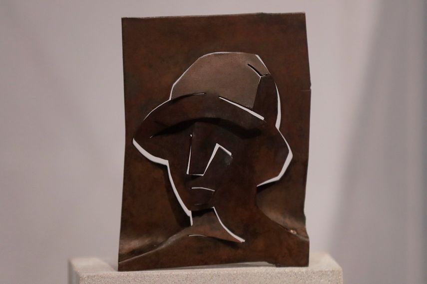 La obra Rostro con sombrero, 1927-1929, incluida en la muestra Julio&nbsp;González: Espacio y materia, del artista español&nbsp;Julio&nbsp;González, en el Instituto Tomie Ohtake, en Sao Paulo.