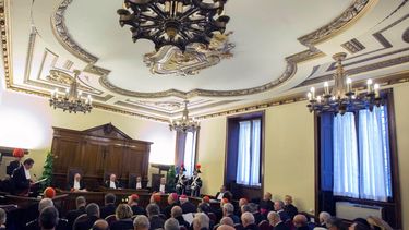 En esta foto de archivo del 31 de enero de 2015, el juez Giuseppe Dalla Torre, entonces presidente del tribunal del Vaticano, asiste al inicio del 86to Año Judicial. El papa Francisco ha efectuado nuevos cambios al código legal del Vaticano.&nbsp;
