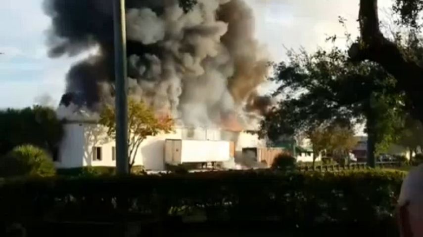 El edificio donde comenzó el incendio masivo incluyó químicos entre otros artículos.