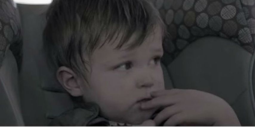 Reportaron al 911 que la pequeña estaba durmiendo dentro del auto con todas las ventanas cerradas ( Foto referencial wikimedia)