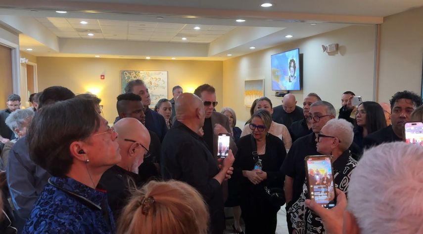 Figuras del gremio artístico, entre ellas Meme Solís y Malena Burke, asistieron al funeral de Danilo Domínguez, conocido como Mariloly.