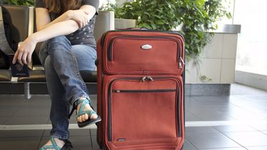 Maleta de mano en aeropuerto