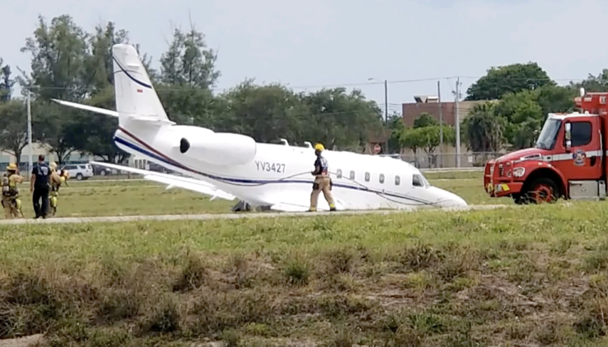 El avi&oacute;n comercial Gulfstream G100, tambi&eacute;n conocido como&nbsp;IAI Astra SPX, se sali&oacute; del final de la Pista 27 en el aeropuerto mientras intentaba despegar.
