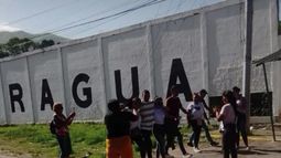 En Venezuela, familiares de presos políticos en Tocorón esperaban excarcelaciones apuradas por la CPI.