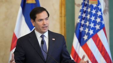 El jefe de la diplomacia de Estados Unidos, Marco Rubio, habla en el Palacio de gobierno de Santo Domingo, República Dominicana.