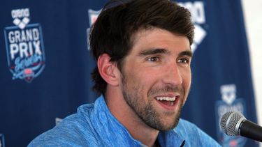 Phelps, quien ganó 23 medallas de oro en los Juegos Olímpicos, se encuentra actualmente retirado.