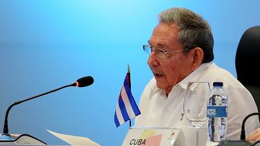 El mandatario cubano,&nbsp;Raúl&nbsp;Castro, participa en la V Cumbre de jefes de Estado y de Gobierno de la Comunidad de Estados Latinoamericanos y Caribeños este 25 de enero de 2017, en República Dominicana.&nbsp;