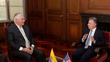El presidente de Colombia, Juan Manuel Santos junto al secretario de Estado de EEUU, Rex Tillerson