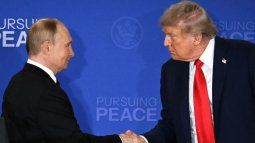 Presidentes de Rusia, Vladimir Putin, y de EEUU, Donald Trump, en Alaskia.