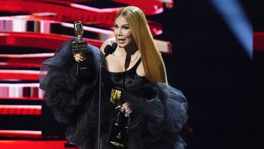 Ivy Queen recibe el premio Icono Urbano en los Premios Latin Billboard, el jueves 5 de octubre de 2023, en Coral Gables, Florida.