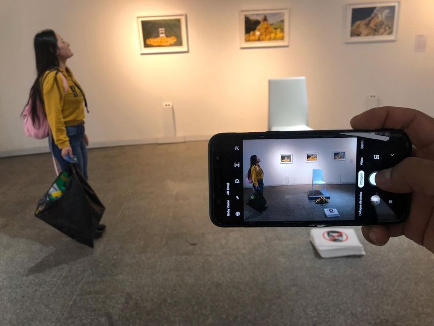 La obra de la artista venezolana Nina Dotti se exhibe en el Museo de Arte Contempor&aacute;neo (MAC) de Bogot&aacute;, Colombia.