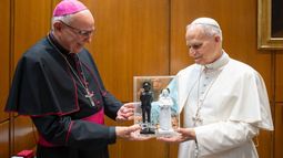 El papa León XIV recibió en audiencia privada a monseñor Raúl Biord, arzobispo de Caracas.