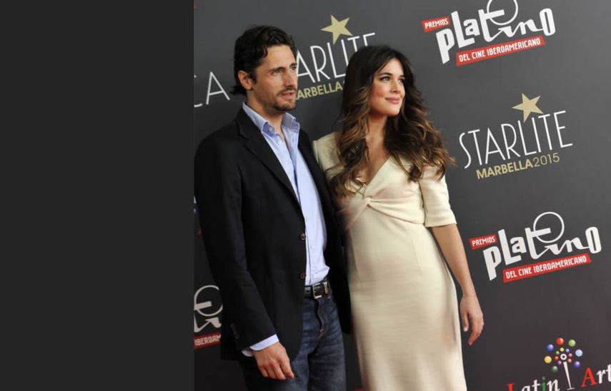 El actor argentino Juan Diego Botto y la actriz española Adriana Ugarte posan para la prensa durante el anuncio de la celebración de los Premios Platino en Marbella. (EFE)