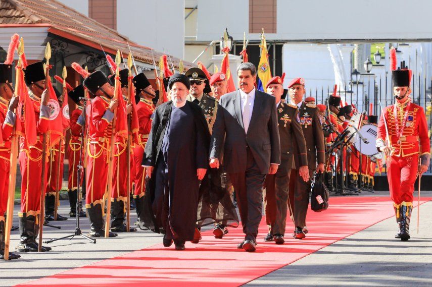 El entonces presidente de Irán, Ebrahim Raisi, recibido en el Palacio de Miraflores el 12JUN23.&nbsp;