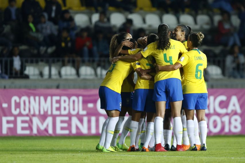 Brasil triunfó con un doblete de Beatriz Zaneratto (m.38 y m.72) y anotaciones de Mónica (m.10) y Marta (m.85) y sumó nueve puntos