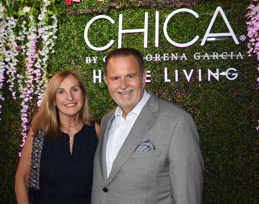 Ra&uacute;l de Molina, junto a su esposa, Millie.&nbsp;