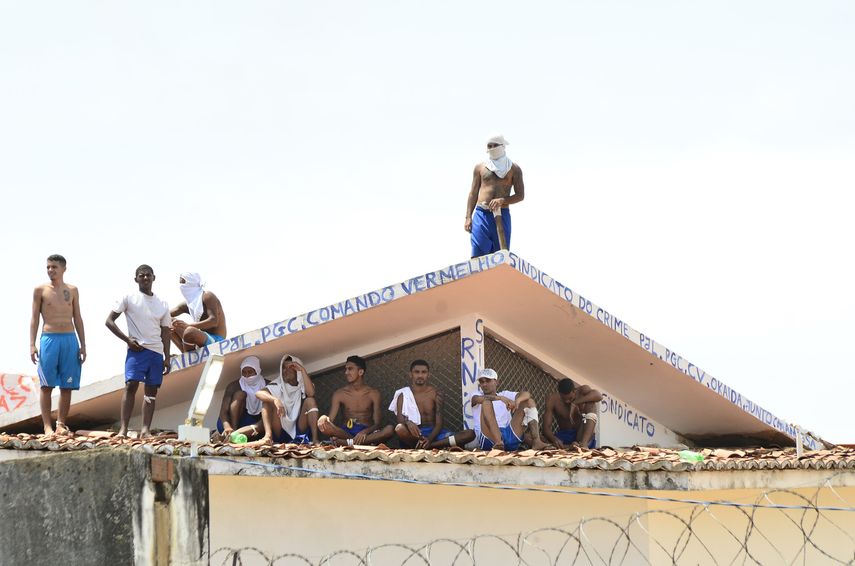 Más de 130 presos han muerto desde inicios de año en enfrentamientos entre facciones criminales rivales en las cárceles de Brasil.