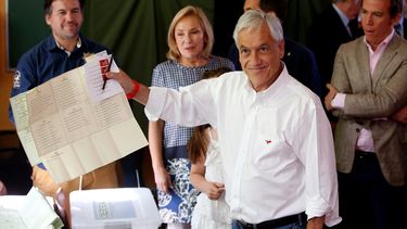 Sebastián Piñera, primero en las encuestas desde hace más de un año, es el favorito para volver a La Moneda, tras haber presidido Chile entre 2010 y 2014.