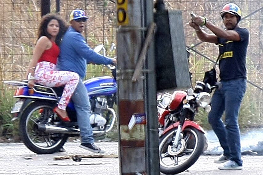 Los colectivos, agrupados en el Movimiento en Defensa Popular Juan Montoya, que reúne a colectivos de Caracas, Anzoátegui, Miranda y Zulia, solicitaron además al Gobierno de Nicolás Maduro una depuración policial