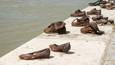 El Monumento de los Zapatos en Budapest pretende recordar la barbarie que tuvo lugar en la ciudad durante la segunda guerra mundial