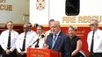 Alcalde Esteban Bovo presenta tres nuevos camiones de rescate.