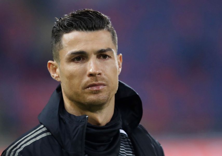 En esta foto del 12 de enero del 2019, el goleador de Juventus Cristiano Ronaldo camina antes del inicio de un partido de la Copa de Italia contra Bologna. Cristiano dice que la acusación de violación en su contra fue un ataque a su honor y llevó al peor año de su vida. 