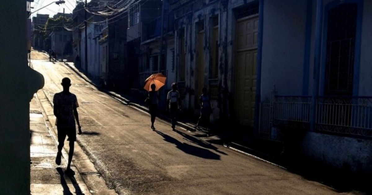 Siguen los apagones en Cuba, pero el régimen dice que se restableció la electricidad