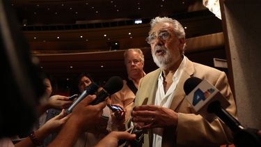 Plácido Domingo habla con la prensa sobre la pieza Carmen, de la Ópera de Los Angeles.&nbsp;