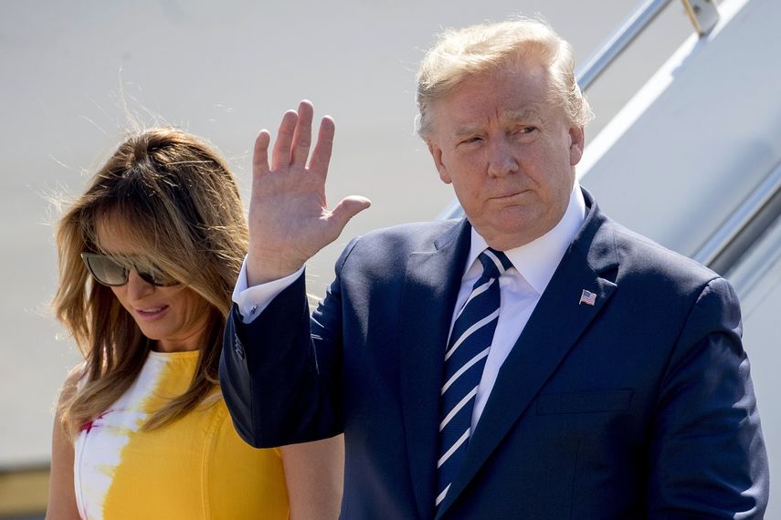 El presidente estadounidense Donald Trump y la primera dama Melania Trump arriban a Biarritz, Francia, para la cumbre del Grupo de los Siete.&nbsp;