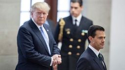 Trump y Peña Nieto acordaron resolver sus diferencias sobre el pago del muro fronterizo.&nbsp;