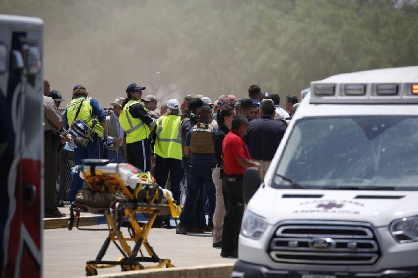 Quince muertos, incluidos 14 niños, en tiroteo en escuela de Texas