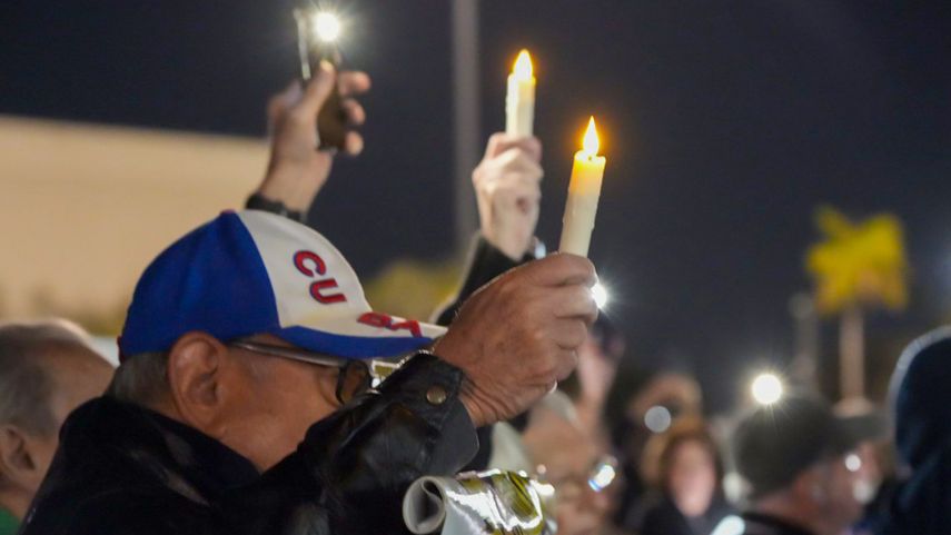 Vigilia en el Memorial Cubano, con motivo del trigésimo aniversario de la masacre de Hermanos al Rescate.