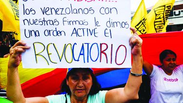 El referendo revocatorio es la salida constitucional y electoral que ha planteado la oposición a la crisis venezolana