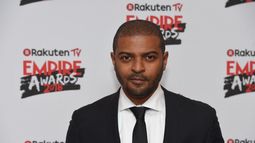 El actor británico Noel Clarke posa a su llegada a la 23.ª edición anual de los premios Empire en Londres, el 18 de marzo de 2018.