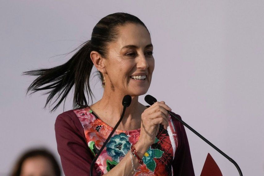 &nbsp;La candidata presidencial Claudia Sheinbaum habla durante su mitin de campaña inaugural en el Zócalo de la Ciudad de México, el 1 de marzo de 2024. De ser elegida, Sheinbaum sería la primera presidenta de México de origen judío en un país que alberga a casi 100 millones de católicos.&nbsp;