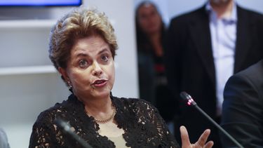 La expresidenta brasileña reclamó que Temer llame&nbsp;a elecciones directas ya mismo para elegir un nuevo mandatario que, a su vez, tenga la posibilidad de convocar una&nbsp;nueva Constituyente.