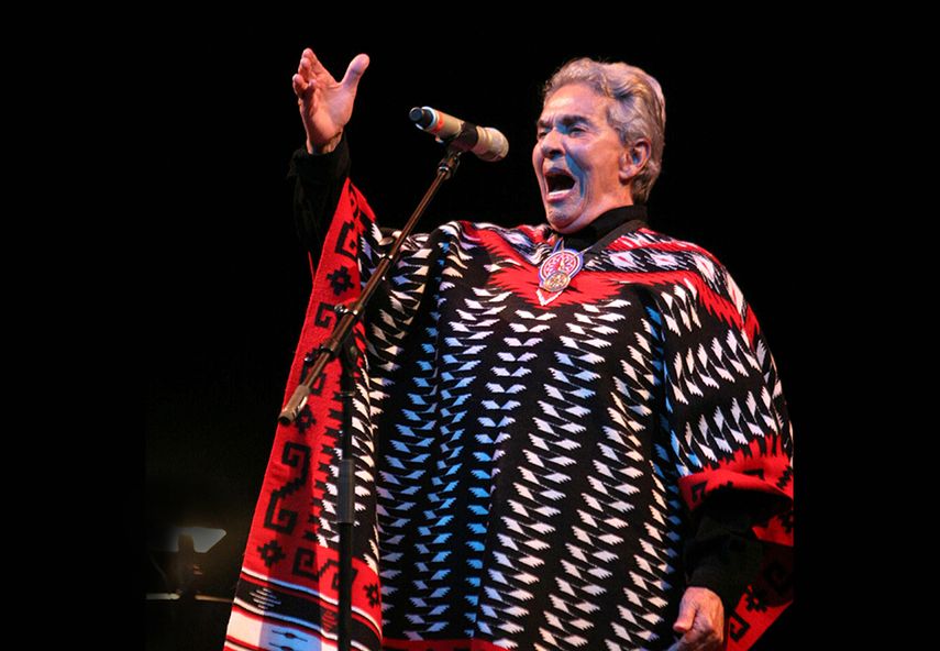 La cantante Chavela Vargas canta en Madrid. (EFE)