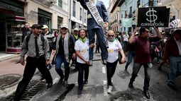 El oficialismo de&nbsp;Ecuador&nbsp;recordó el feriado bancario, episodio central de la crisis financiera de 1999 con el que relaciona al candidato opositor Guillermo Lasso.&nbsp;