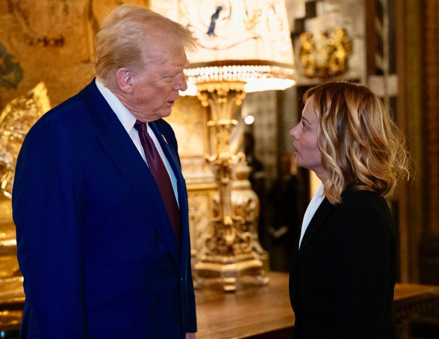 La primera ministra Italiana, Giorgia Meloni, y el presidente electo Donald Trump en Mar-a-Lago&nbsp;