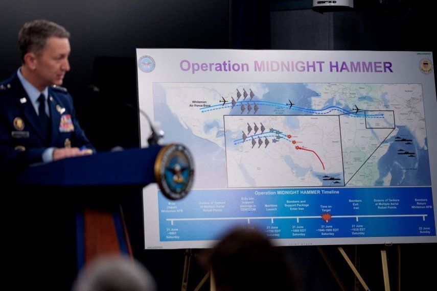 El jefe del Estado Mayor Conjunto, el general de la Fuerza Aérea Dan Caine, discute los detalles de la misión de un ataque a Irán durante una conferencia de prensa en el Pentágono el 22 de junio de 2025 en Arlington, Virginia.