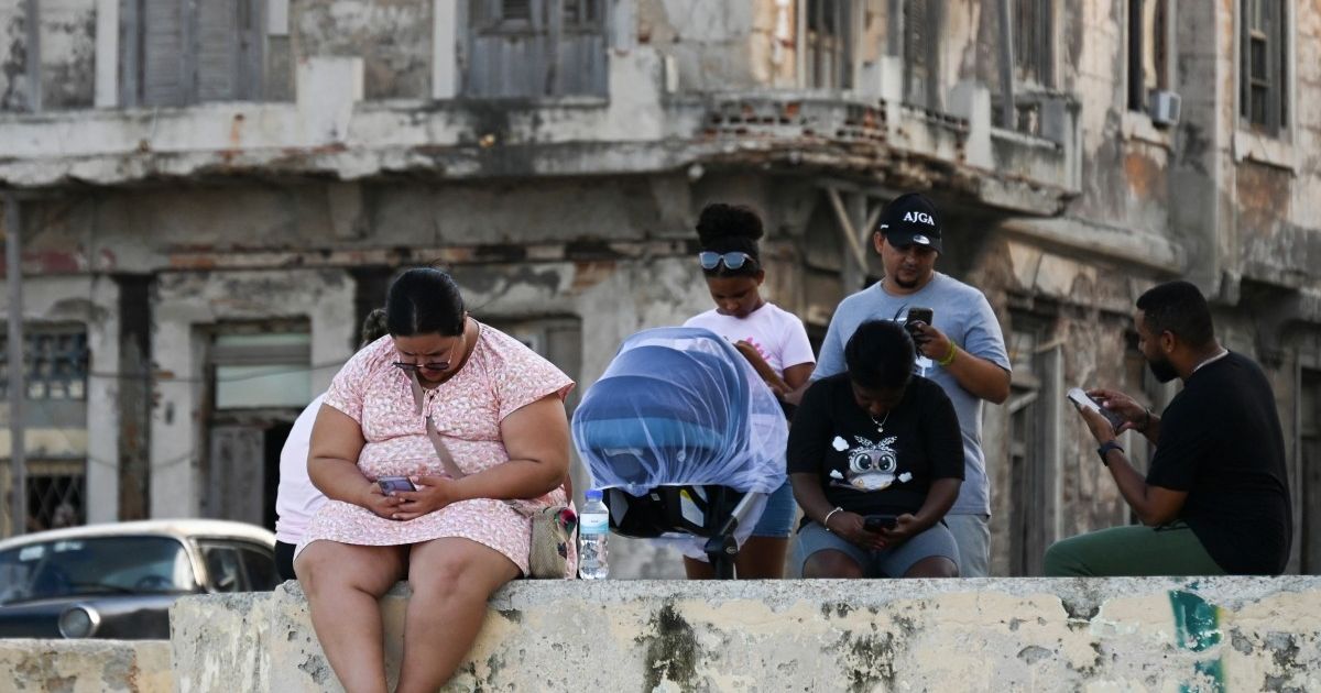 Régimen amenaza a los cubanos con “decomisos y cárcel” por sus publicaciones en redes sociales