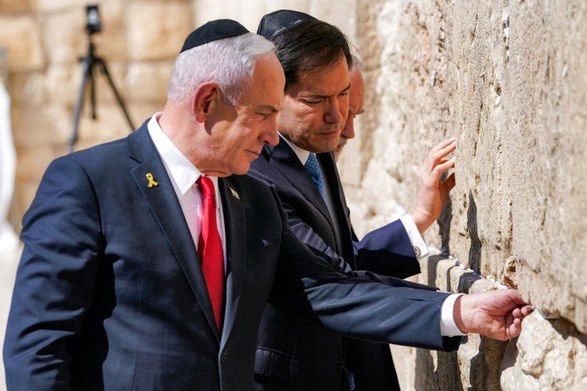 El Primer Ministro de Israel, Benjamin Netanyahu, y el&nbsp; Secretario de Estado de Estados Unidos, Marco Rubio, visitan el Muro de las Lamentaciones, el sitio de oración más sagrado del judaísmo, en la ciudad antigua de Jerusalén el 14 de septiembre de 2025.