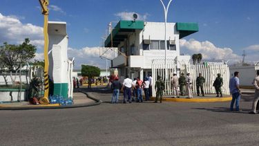 Personal de la Secretaría de Salud del estado de Guanajuato acudió a prestar auxilio a los heridos.