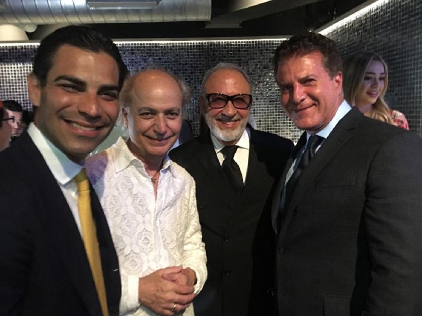 El alcalde de Miami, Francis Suares; el maestro Eduardo Marturet; el productor Emilio Estefan y el alcalde de Hialeah Carlos Hernández.&nbsp;