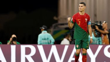 Cristiano Ronaldo, el capitán de Portugal, celebra tras anotar el primer gol del compromiso, por la vía de la pena máxima, frente al combinado de Ghana.