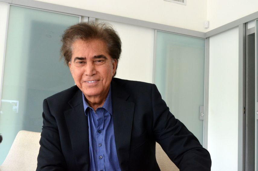 Con su fe cristiana más férrea que nunca, una de las razones que más le estimula a hacer su gira, que comienza el 11 de mayo en Miami, es dar testimonio de lo que hizo el Creador con él.