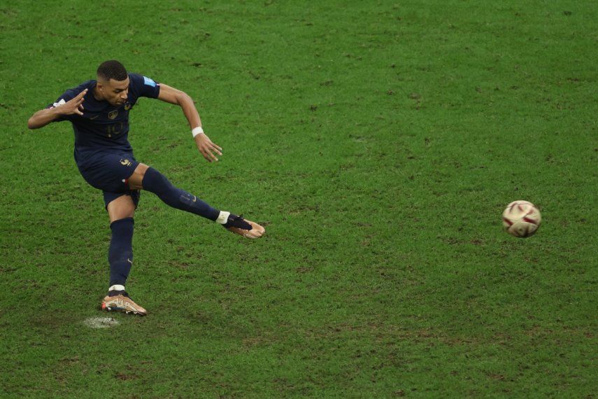 Kylian Mbappé marca el tercer gol del partido al empatar el duelo ante Argentina