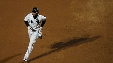 El cubano José Abreu, de los Medias Blancas de Chicago, recorre las bases luego de conectar un jonrón. Sería una de las piezas principales en la selección de Cuba con peloteros netamente de las Grandes Ligas