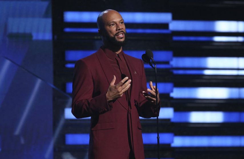 En esta foto del 26 de enero de 2020, Common presenta una actuaci&oacute;n en la ceremonia de los premios Grammy en Los Angeles.&nbsp;