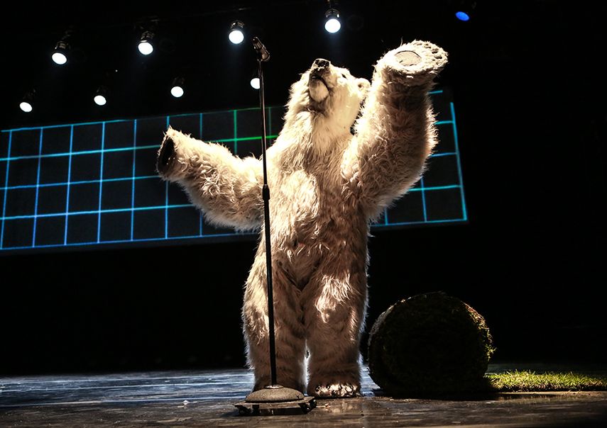Antonio Salinas interpreta Polar Bear Fever o la fiebre del oso polar. (CORTESÍA)